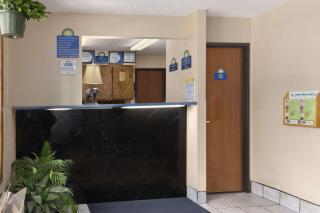 Days Inn by Wyndham Keene NH - Keene - 9