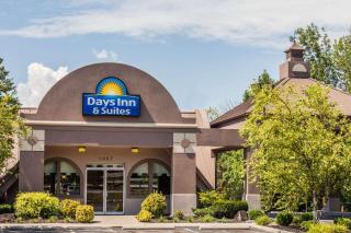 Days Inn & Suites by Wyndham Lexington - Lexington - 0