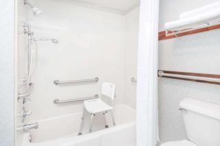Days Inn by Wyndham Hendersonville - Hendersonville - 5