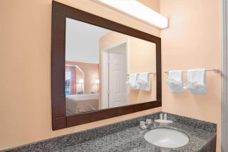 Days Inn by Wyndham Moulton - 5