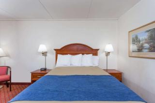 Days Inn by Wyndham Winston Salem North - Winston-Salem - 8