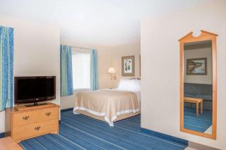 Days Inn & Suites by Wyndham Bridgeport - Clarksburg - Bridgeport - 5