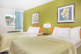 Days Inn & Suites by Wyndham Bridgeport - Clarksburg - Bridgeport - 6