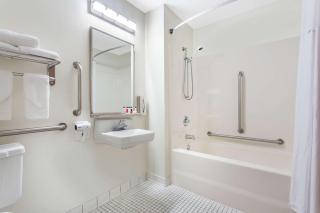 Days Inn by Wyndham Austin - Austin - 9