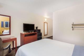 Days Inn by Wyndham Austin - Austin - 4
