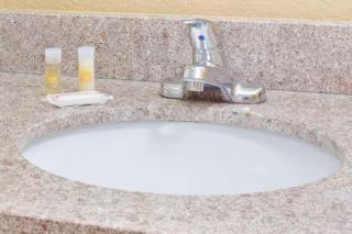 Days Inn by Wyndham Lawrenceville - Lawrenceville - 1