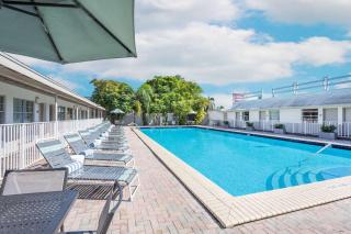 Days Inn by Wyndham Miami Airport North - Miami - 3