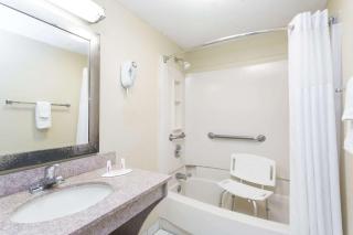 Days Inn by Wyndham Destin - Destin - 1