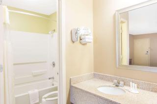 Days Inn by Wyndham Ripley - Ripley - 5