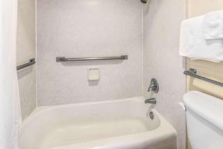 Days Inn by Wyndham Leesville - Leesville - 2