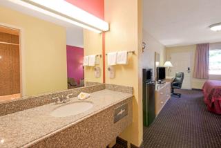 Days Inn by Wyndham East Albuquerque - Albuquerque - 2