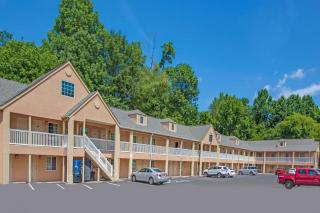 Days Inn by Wyndham Canton - Canton - 0