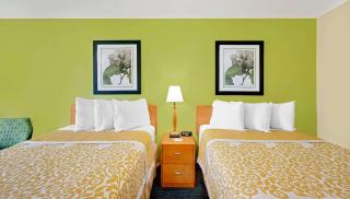 Days Inn by Wyndham Easton - Easton - 1