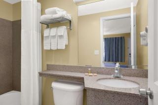 Days Inn by Wyndham Middletown - 6