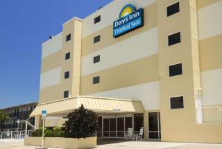 Days Inn by Wyndham Daytona Oceanfront - Daytona Beach - 1
