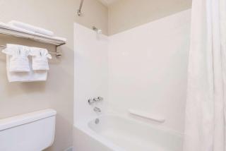 Days Inn by Wyndham Gillette - Gillette - 5
