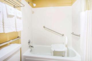 Days Inn by Wyndham Athens - Athens - 9