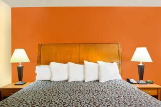 Days Inn by Wyndham Centerville - 1