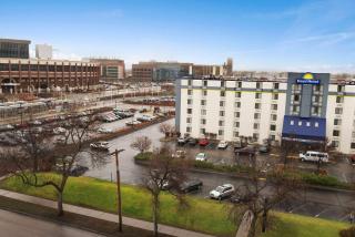 Days Hotel by Wyndham University Ave SE - Minneapolis - 3