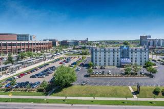 Days Hotel by Wyndham University Ave SE - Minneapolis - 2