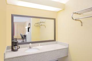 Days Inn by Wyndham Andalusia - Andalusia - 5
