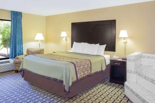 Days Inn by Wyndham Andalusia - Andalusia - 7