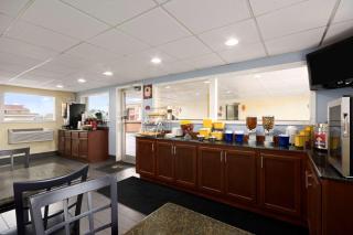 Days Inn by Wyndham Jacksonville NC - Jacksonville - 8
