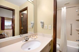 Days Inn by Wyndham Jacksonville NC - Jacksonville - 4