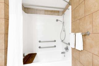 Days Inn by Wyndham Ames - Ames - 9