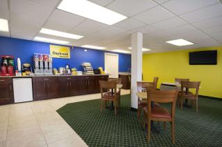 Days Inn by Wyndham Alma - Alma - 7