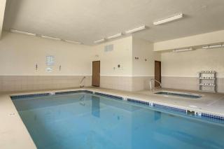 Days Inn by Wyndham Jefferson City - Jefferson City - 8
