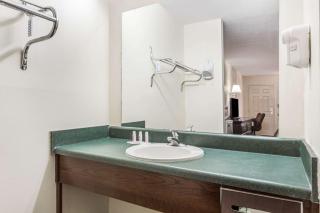 Days Inn by Wyndham Royston - Royston - 2