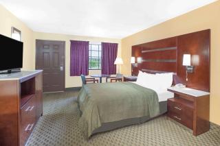 Days Inn by Wyndham Fayetteville - Fayetteville - 8