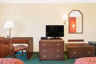 Days Inn by Wyndham Lincoln - Lincoln - 6