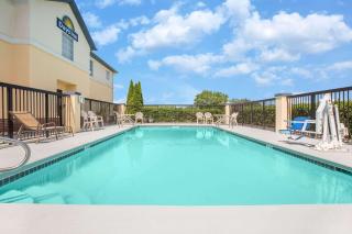 Days Inn by Wyndham Lincoln - Lincoln - 9