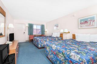 Days Inn by Wyndham Burns - Burns - 2