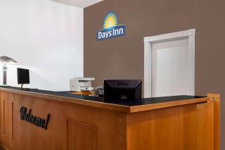 Days Inn by Wyndham Burns - Burns - 9