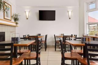 Days Inn by Wyndham Trois-Rivieres - 5