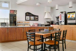 Days Inn by Wyndham Trois-Rivieres - Trois-Rivières - 6