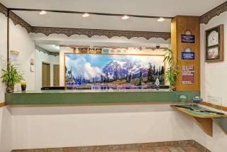 Days Inn by Wyndham Laramie - 2