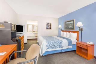 Days Inn by Wyndham Cedar Falls- University Plaza - 8