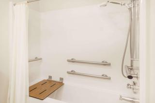 Days Inn & Suites by Wyndham New Iberia - New Iberia - 5