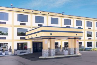 Days Inn by Wyndham Columbus Airport - Columbus - 0