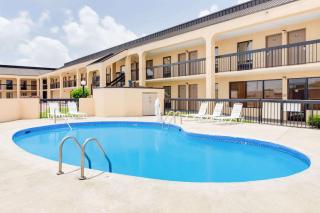Days Inn by Wyndham Greenville MS - 1