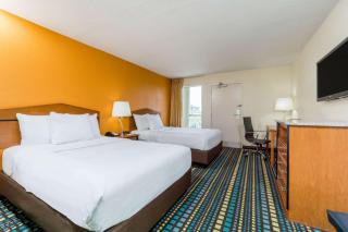 Days Inn by Wyndham Florence Cincinnati Area - 1