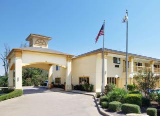 Hotel Blue Fairfield TX - 4
