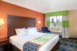 Days Inn by Wyndham Fremont - Fremont - 2