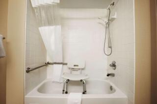 Days Inn & Suites by Wyndham Cedar Rapids - Cedar Rapids - 4