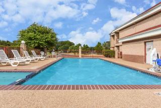 Days Inn by Wyndham Granbury - Granbury - 8
