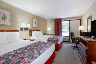 Days Inn by Wyndham Hoover Birmingham - 3
